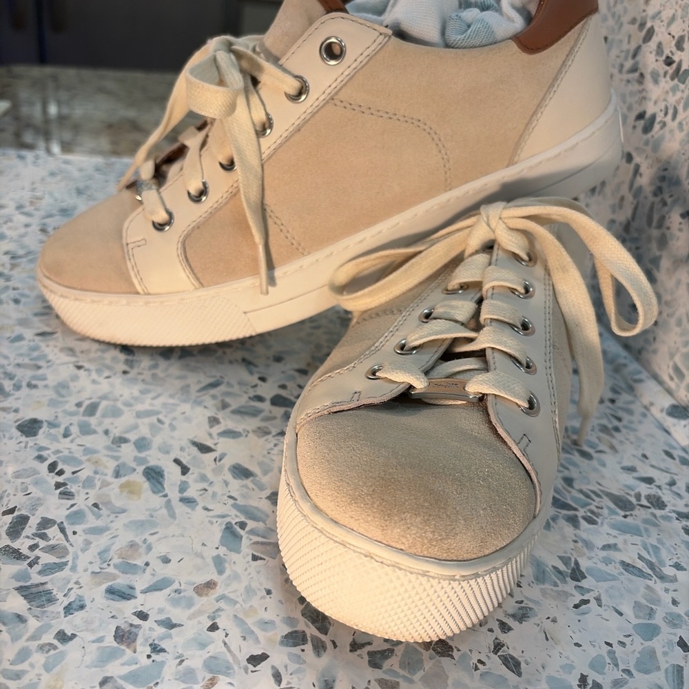 Coach Paddy A01987 Beige Suede Leather Low Top Sneakers Women’s 8.5 - Picture 3 of 8
